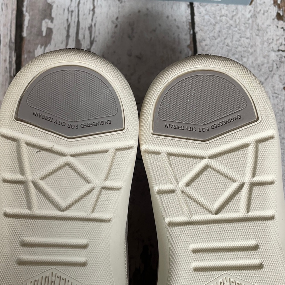 Palladium Women's Wander Lace Suede Sneaker - Picture 4 of 13